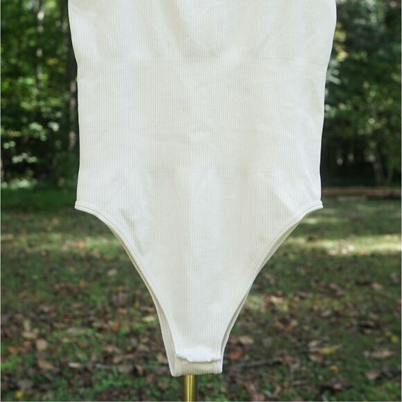 OQQ Ivory White Ribbed Square Neck Tank Bodysuit - Picture 4 of 6